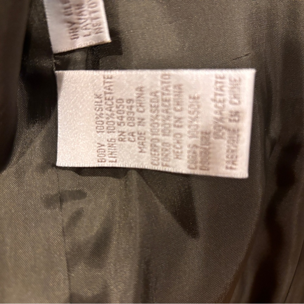 Jones New York Women's Classic Olive Blazer - Large. 100% silk. - Picture 2 of 3
